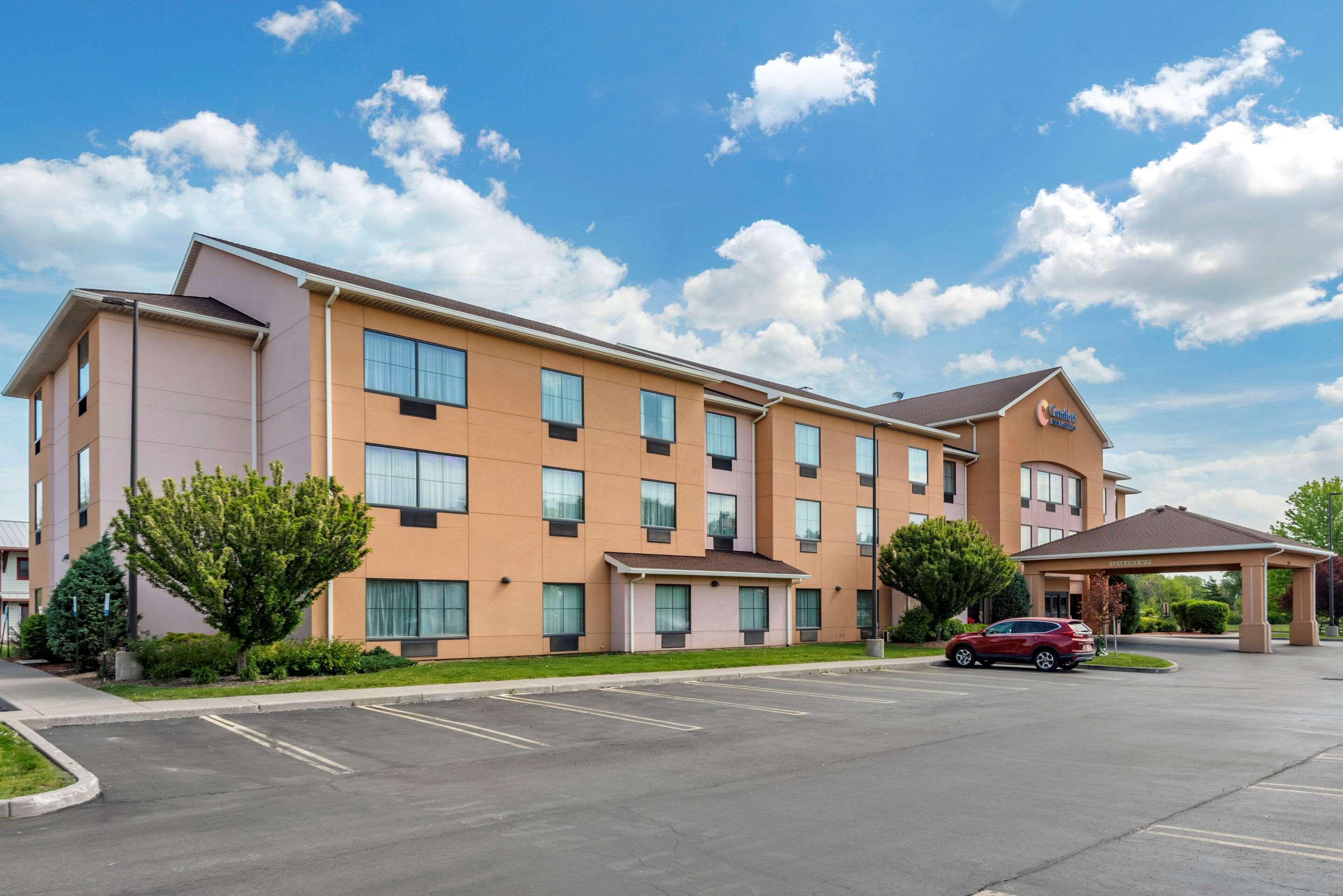 Comfort Inn & Suites Farmington - Victor Exterior photo