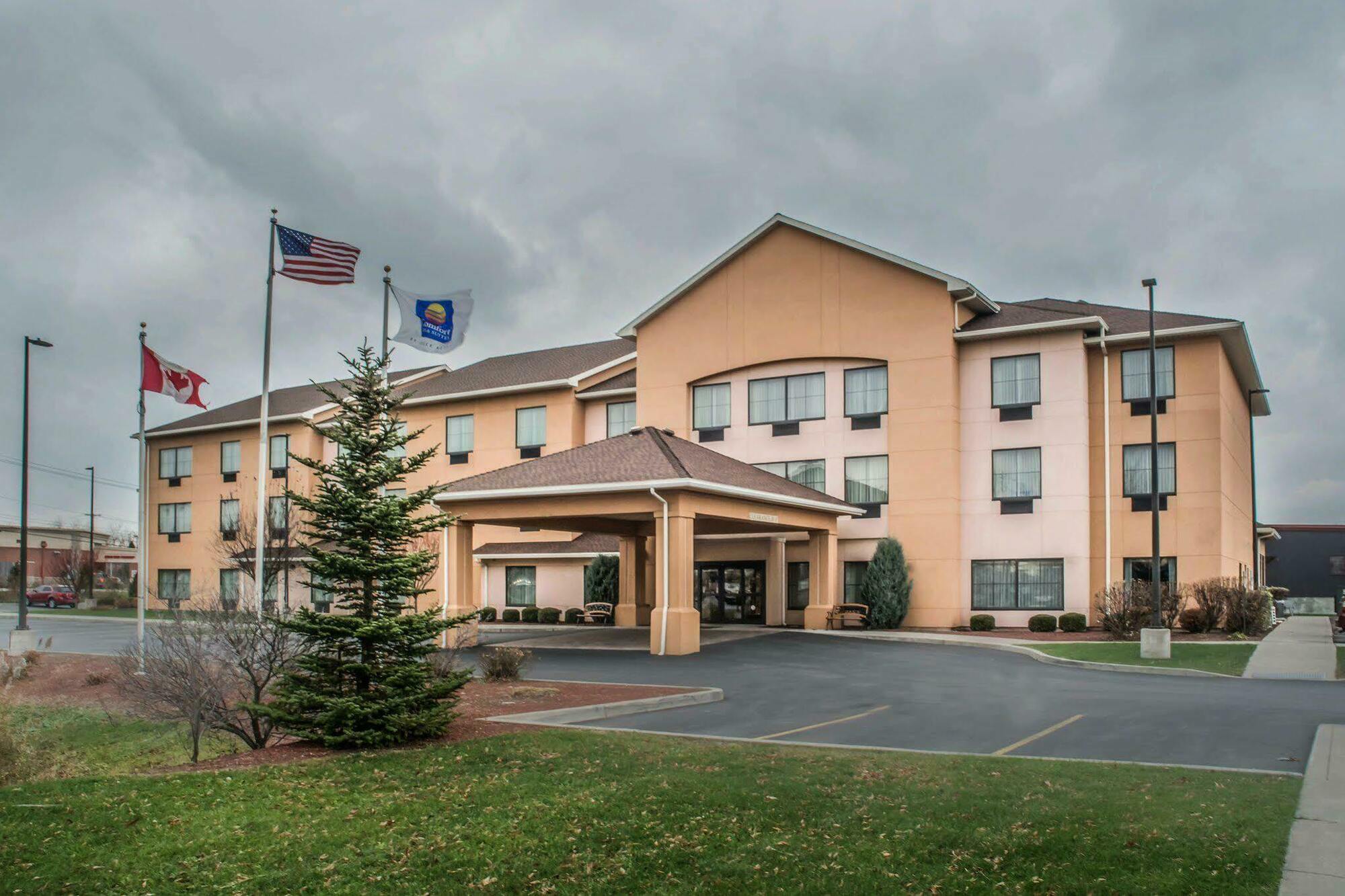 Comfort Inn & Suites Farmington - Victor Exterior photo